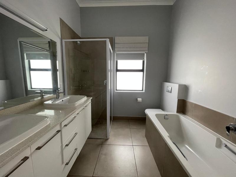To Let 2 Bedroom Property for Rent in Keurbooms Western Cape
